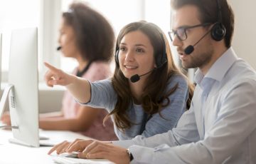 employes-de-call-center employes-de-call-center